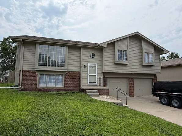 15205 Redwood St, Omaha, NE 68138