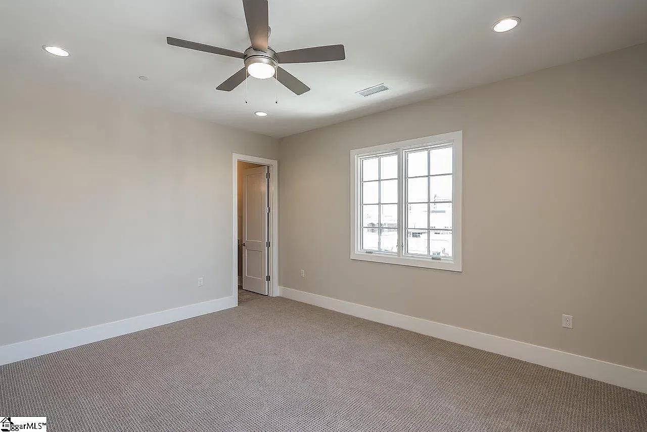 2 bed, 1600 sqft, $5,200 — Photo 2