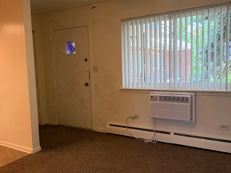 632 E North Broadway St — Photo 13