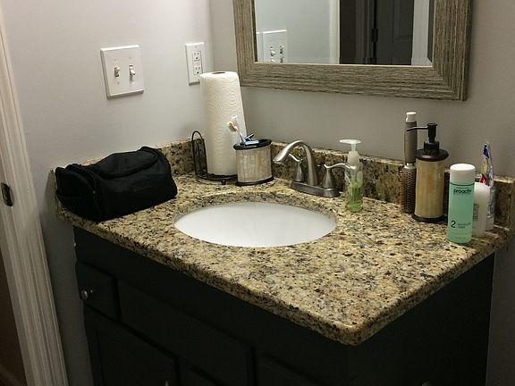 4th image of 320 Kempton Ct