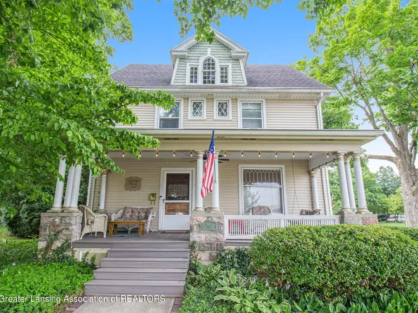 104 E Oak St, Mason, MI 48854