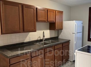 348 S 38th St, Lincoln, NE 68510