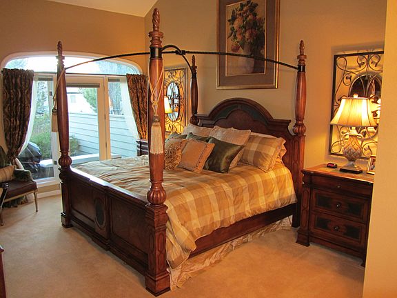 Master Bedroom Main Floor