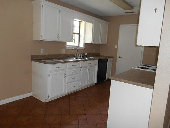 3rd image of 2105 S Ithaca Pl