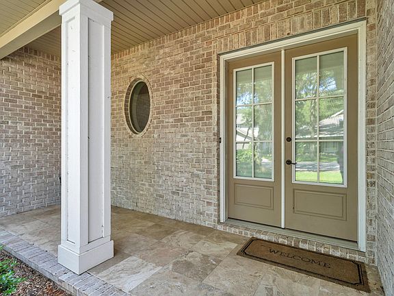 4th image of 9 Plantation Oaks Dr