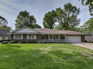 608 Pierson St, Excelsior Springs, MO 64024