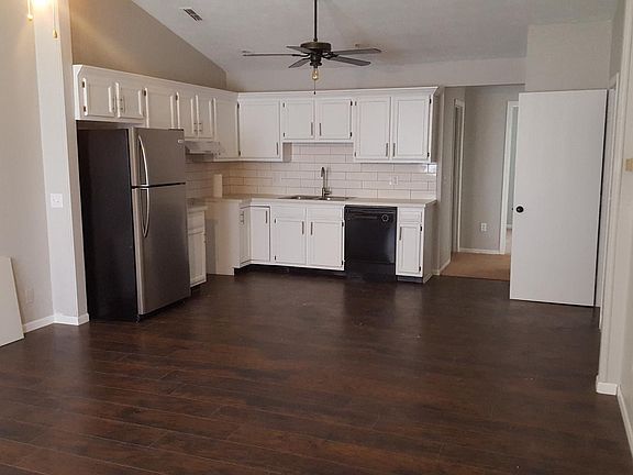 2nd image of 575 Kitrina Ave