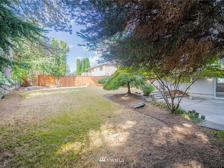 4401 NE 24th St — Photo 43