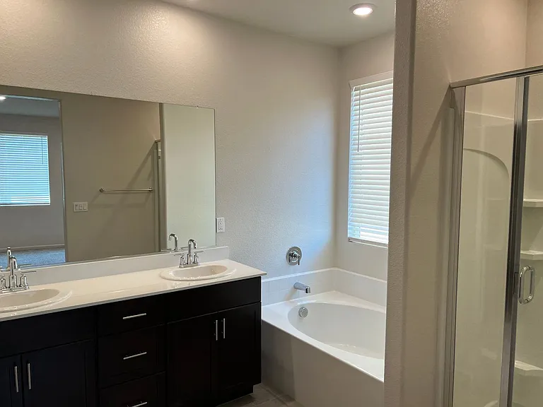 407 Cardini Ct — Photo 6