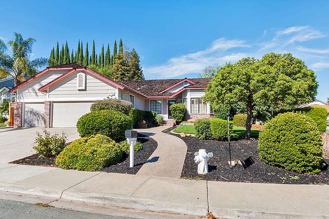 1st image of 713 Bluerock Dr