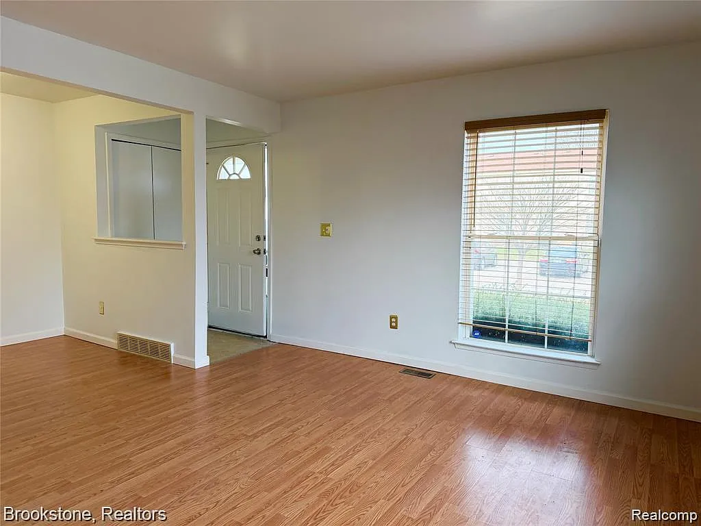 2 bed, 1.0 bath, 800 sqft, $1,399 — Photo 4