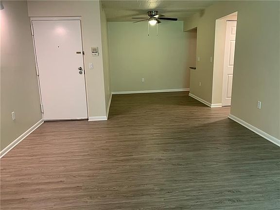 4th image of 104 Garden Dr APT B