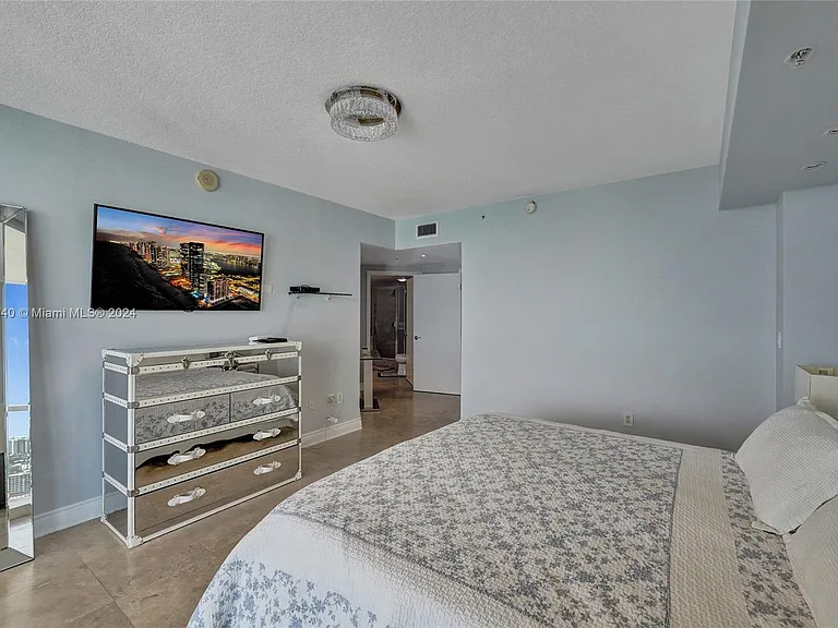16699 Collins Ave #4106 — Photo 32