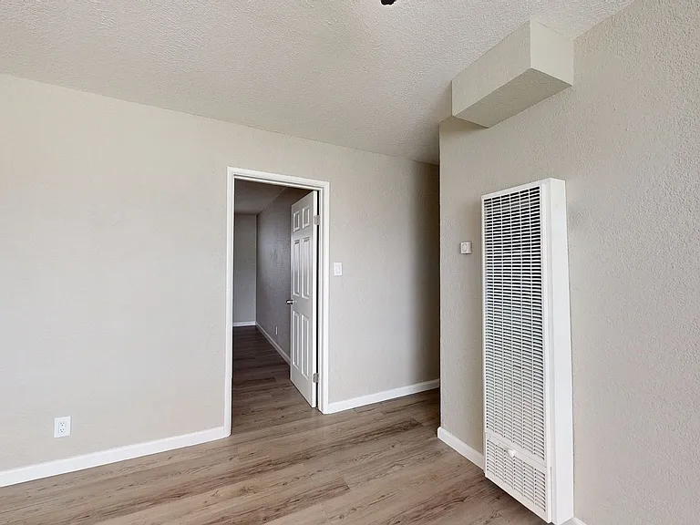 1810 E 25th Street — Photo 50