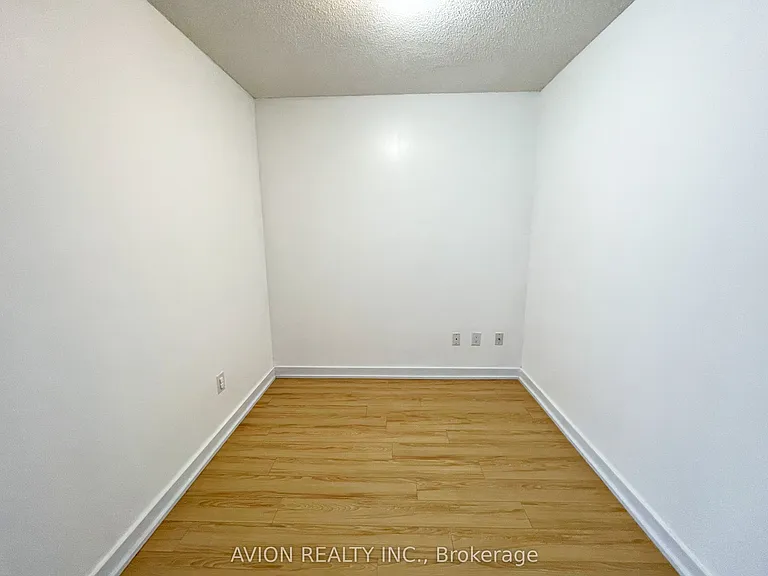 121 McMahon Dr #705 — Photo 10