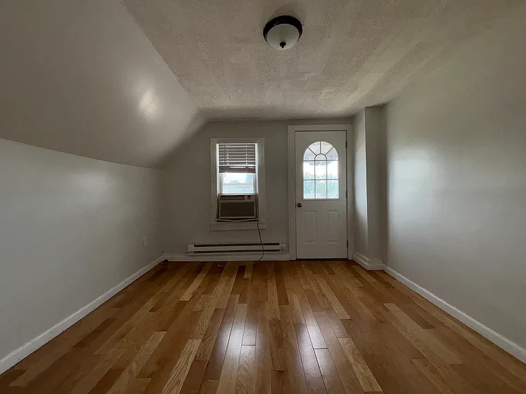 249 Rutter Ave #3 — Photo 10