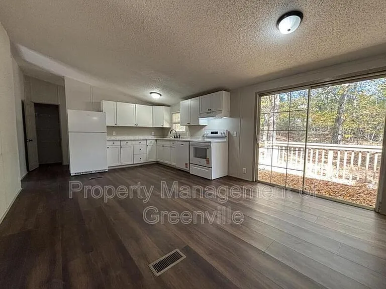 102 Tifton Ct — Photo 7
