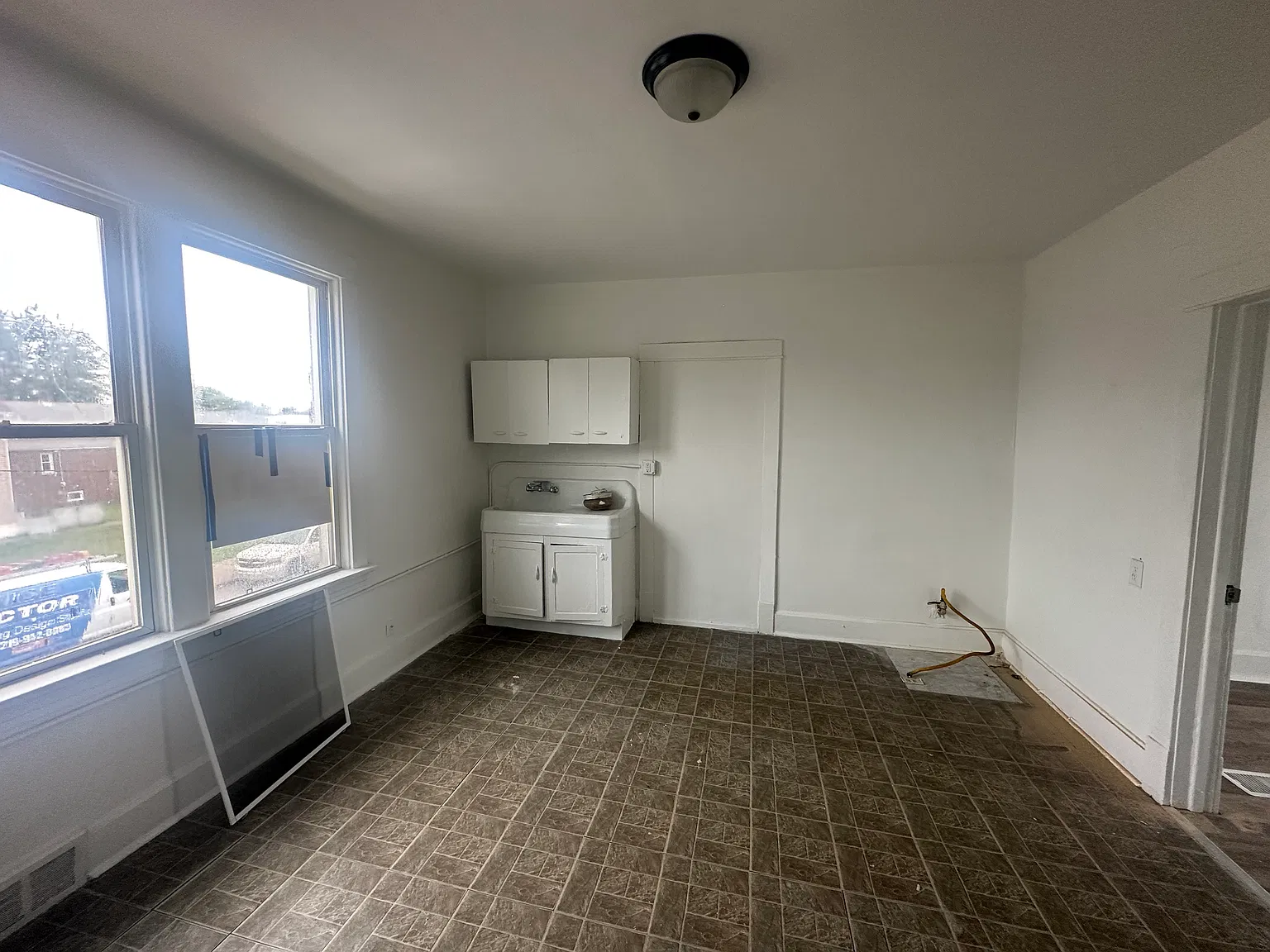 5004 Reading Ave — Photo 2