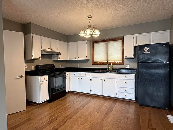 2nd image of 929 Randolph St