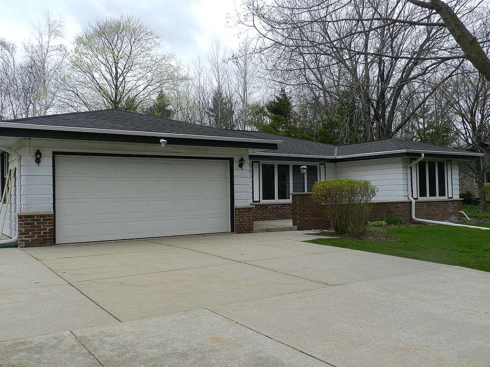 1st image of 11327 N Glenbrook Ln