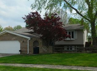 1102 26th Avenue Ct, Silvis, IL 61282