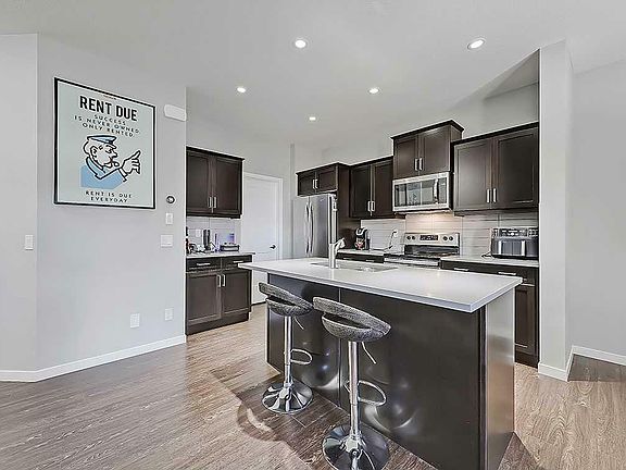 3rd image of 1705 Montgomery Gate SE