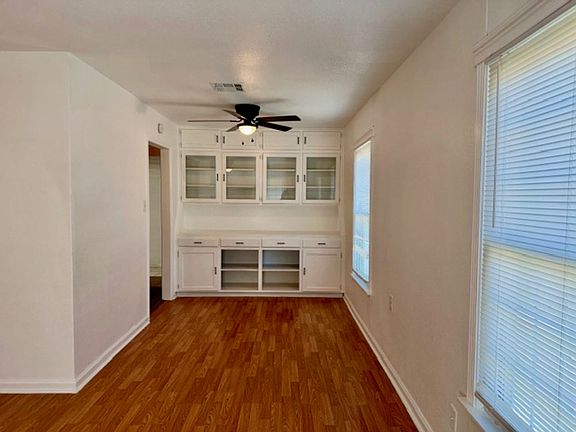 3rd image of 3101 McKenzie Ave