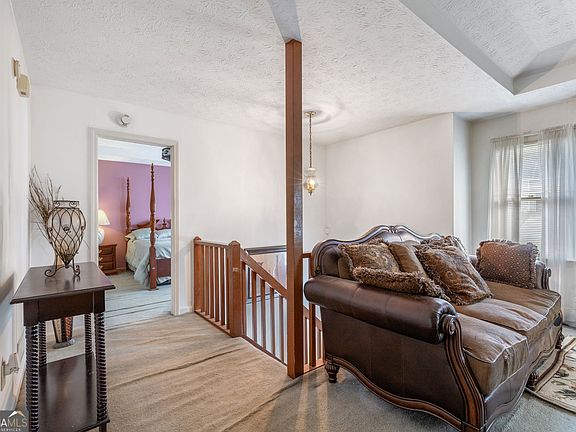 5th image of 2203 Clarendon Ct NE