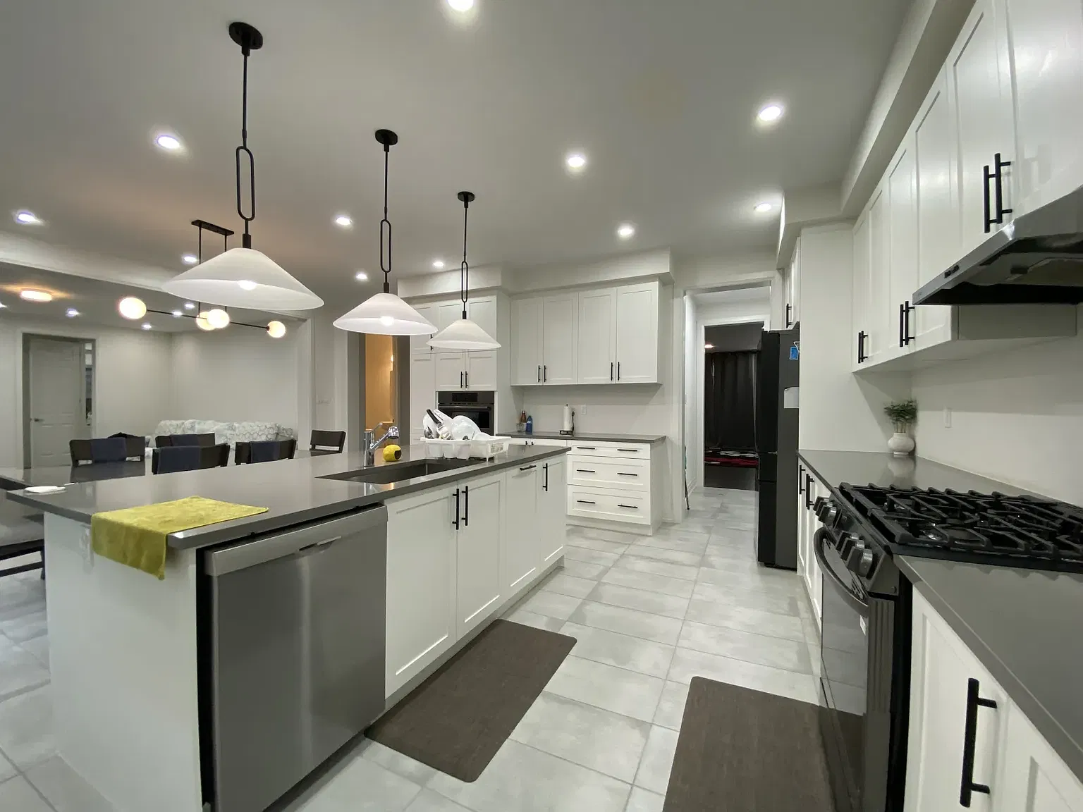 4 bed, 2000 sqft, $4,500 — Photo 3