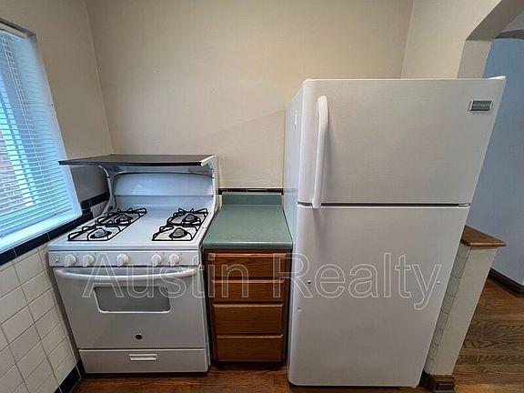 3rd image of 5834 Nottingham Ave #1W