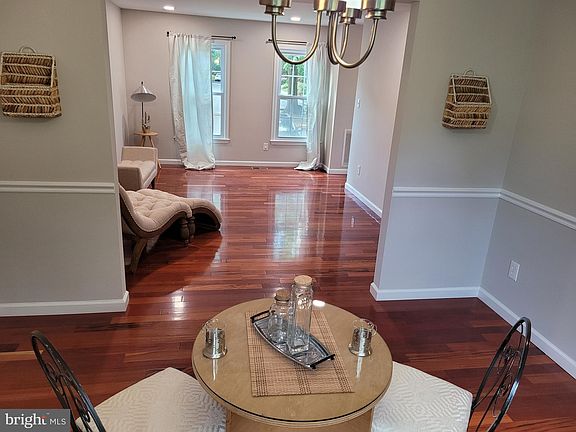 4th image of 2819 Knollside Ln