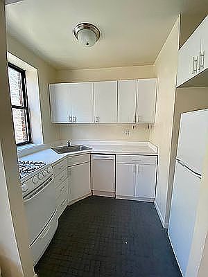 1st image of 506 Amsterdam Ave #6