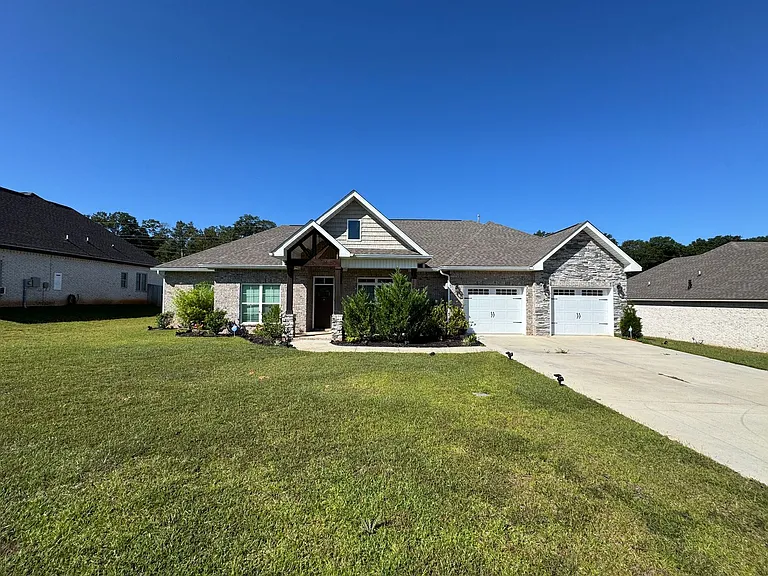 903 Homestead Way — Photo 1
