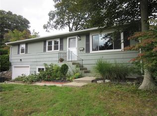 136 Paula Dr, North Kingstown, RI 02852