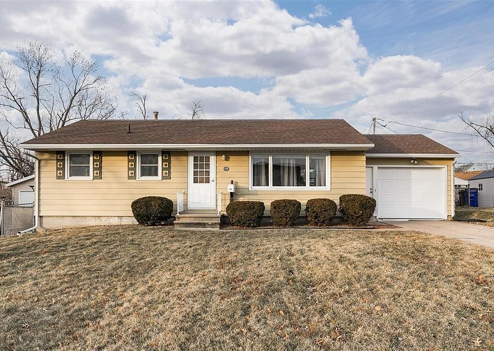 1st image of 1442 Golfview Dr NE