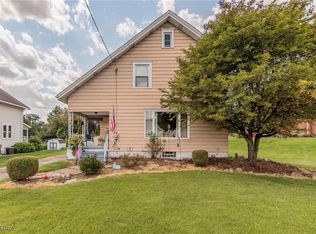 210 26th St NW, Barberton, OH 44203