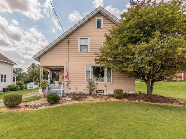 210 26th St NW, Barberton, OH 44203