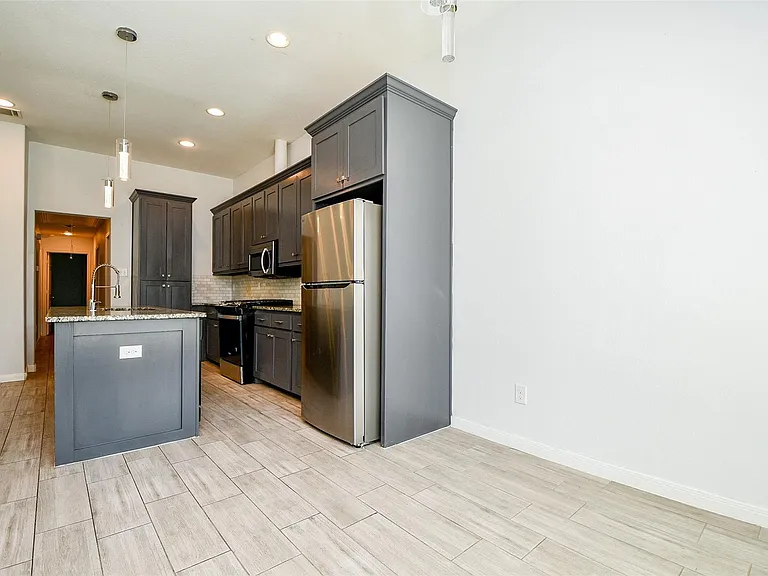 6747 England St #A — Photo 13