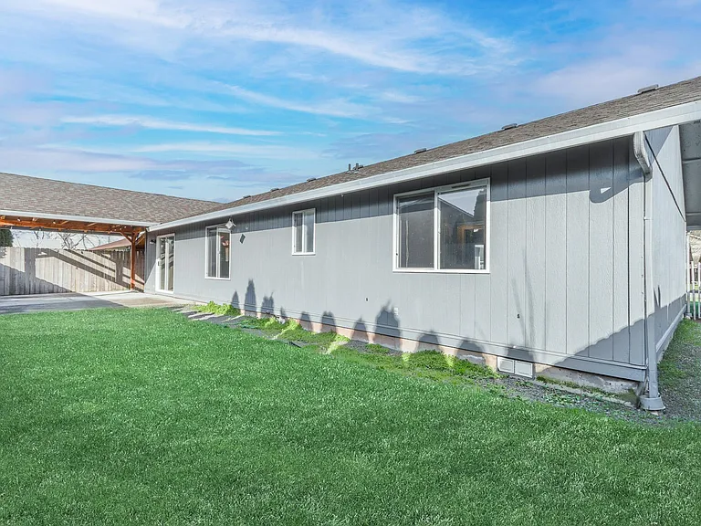 8400 NE 157th Ave — Photo 32