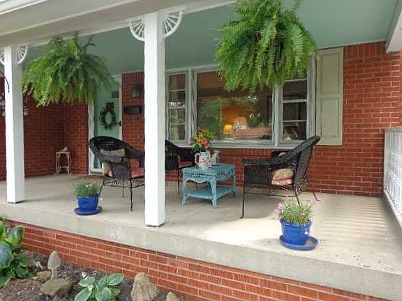 3rd image of 945 Byland Dr