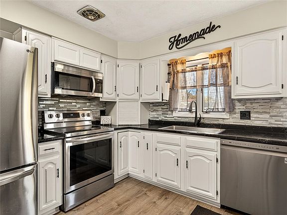 4th image of 14 Blue Avocado Ln