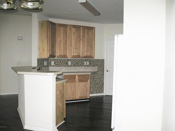 3rd image of 785 Oakleaf Plantation Pkwy Unit 1412