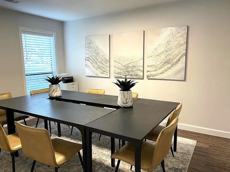 The Burke Apartments — Photo 11