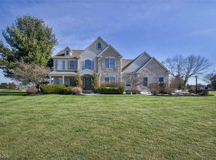 6245 Highland Green Dr, Medina, OH 44256
