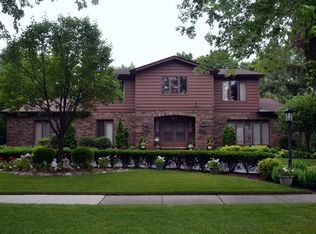 1842 Lambert Ln, Munster, IN 46321