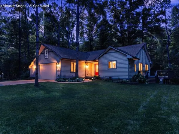 8308 Ridgeway Rd, Petoskey, MI 49770