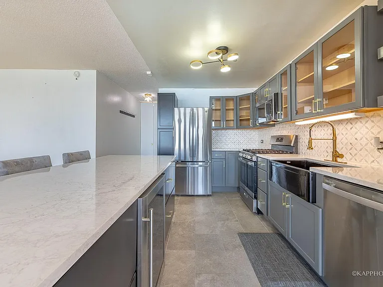 6700 S South Shore Dr #22B — Photo 2