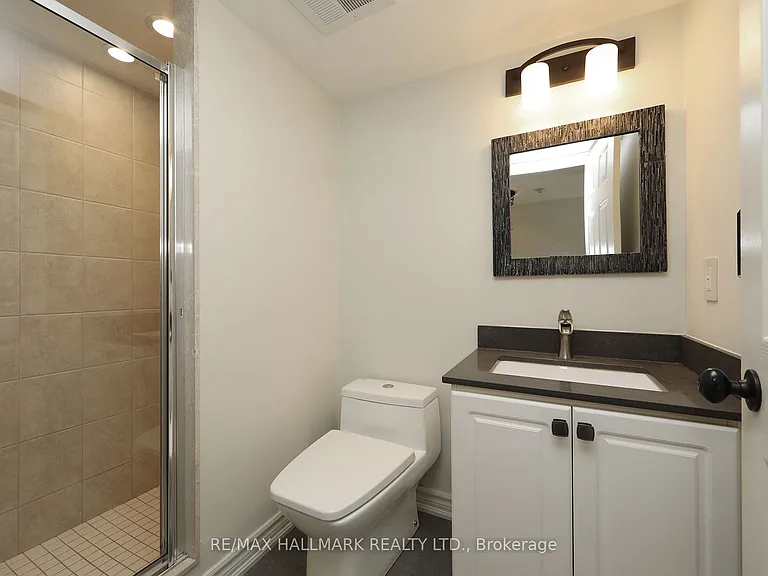 18 Valley Woods Rd #Penthouse 206 — Photo 8