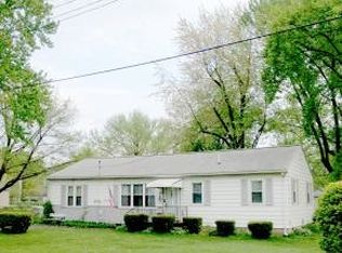 3255 E Duchess Dr, Decatur, IL 62521