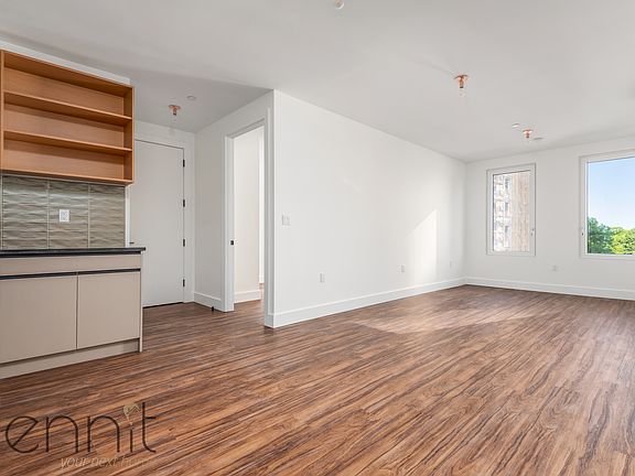 4th image of 26-24 4th St #711